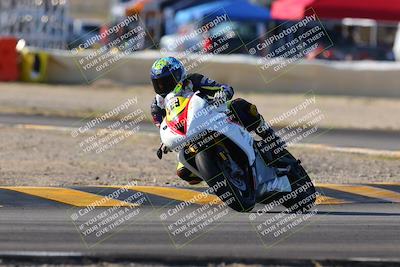 media/Dec-18-2022-SoCal Trackdays (Sun) [[8099a50955]]/Turn 2 (950am)/